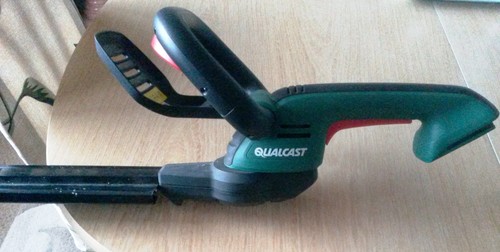 Qualcast cordless hedge - cordless,