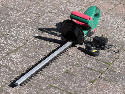 Qualcast cht182 cordless - qualcast,